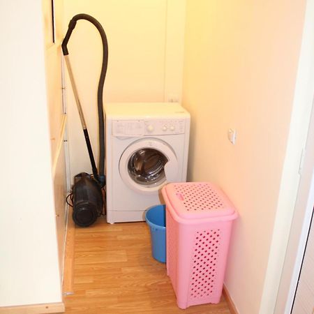 Super Location - Shared Bathroom And Kitchen Yerevan Bagian luar foto