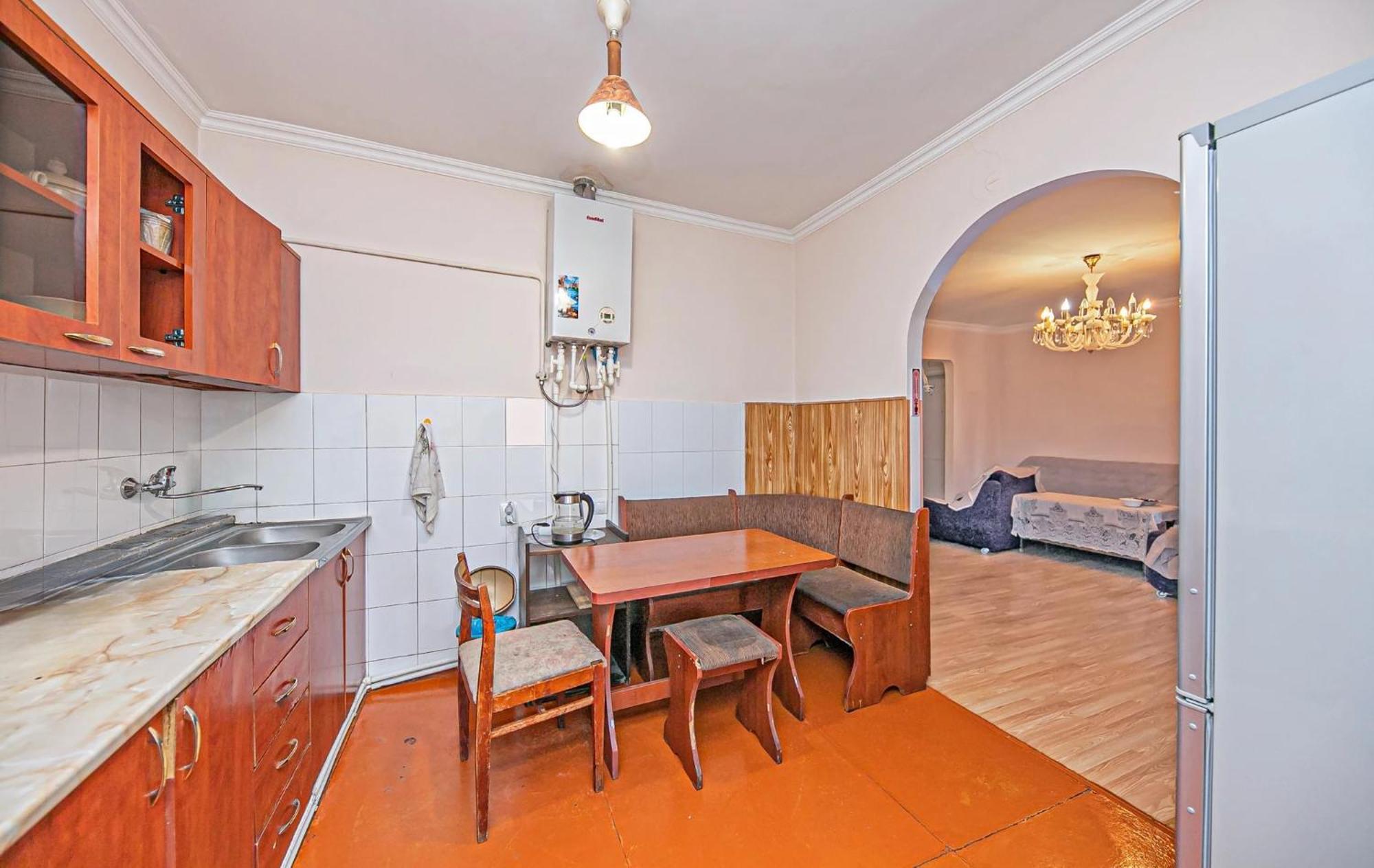 Super Location - Shared Bathroom And Kitchen Yerevan Bagian luar foto