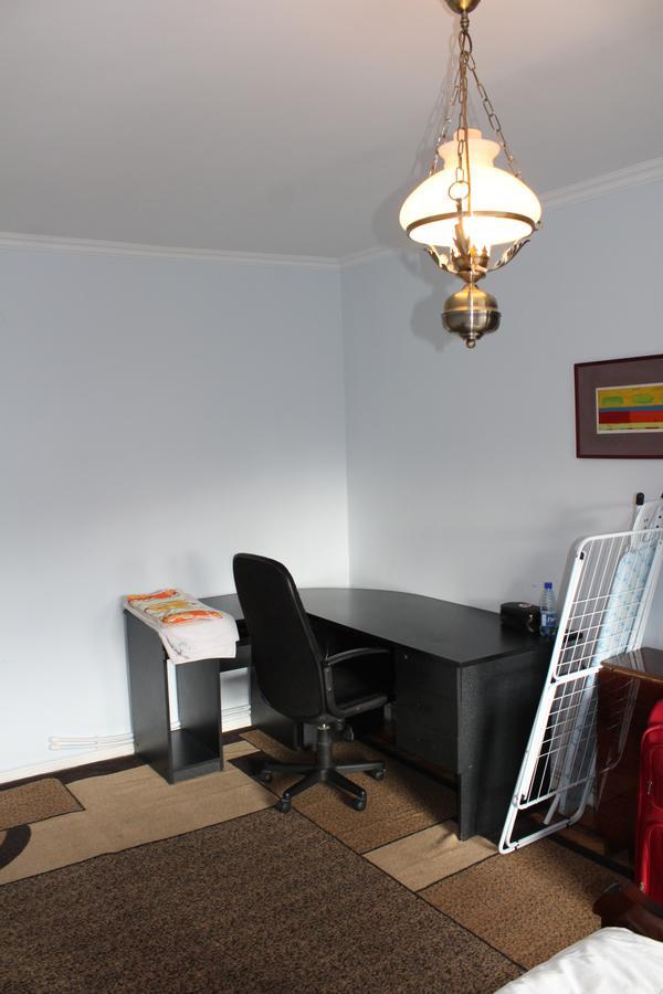 Super Location - Shared Bathroom And Kitchen Yerevan Bagian luar foto